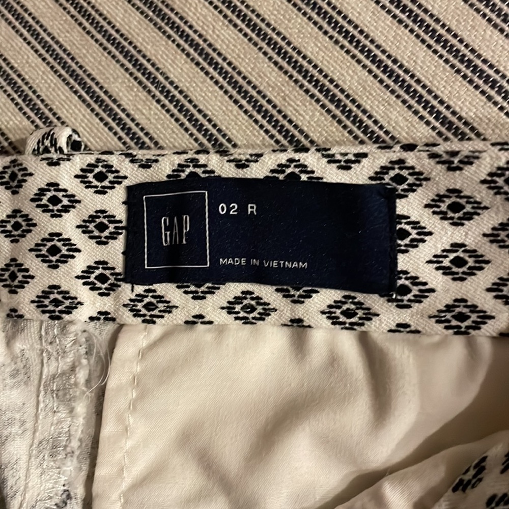 GAP pants size 2Regular - Picture 4 of 5